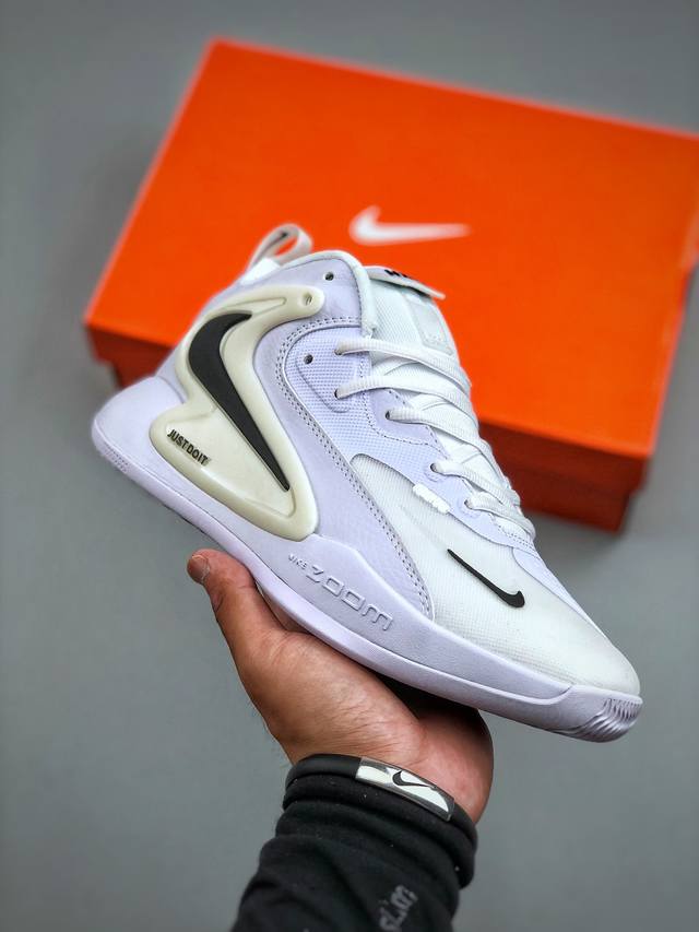 Nike Zoom Hyperset 2 Se 篮球鞋 原鞋开发 全鞋底React科技缓震及能量反馈 上脚舒适回弹 绑带系统和后跟填充 使 Hyerset拥有