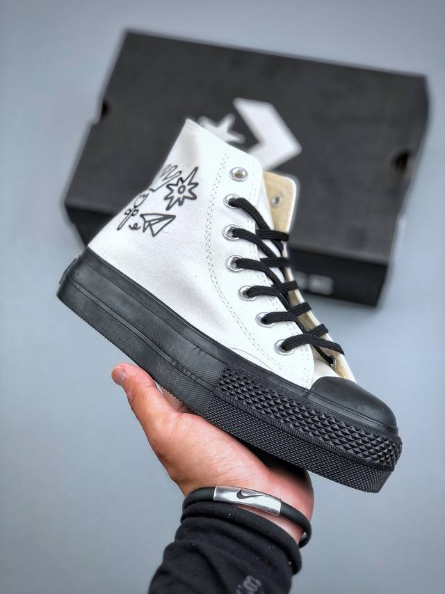 王源演唱会同款 匡威厚底增高白黑帆布鞋！ Converse All Star Lift经典厚底增高米白黑底高帮皇冠纸飞机印花帆布鞋 王源亲自参与设计的匡威王源联