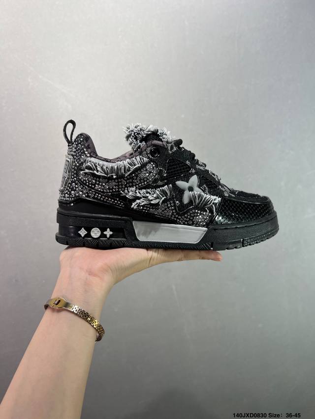 路易威登 Louis Vuitton Lv路易威登板鞋 新款 Lv Trainer最新配色运动鞋 L家 篮球鞋风格运动鞋 该鞋由艺术总监 Virgil Ablo