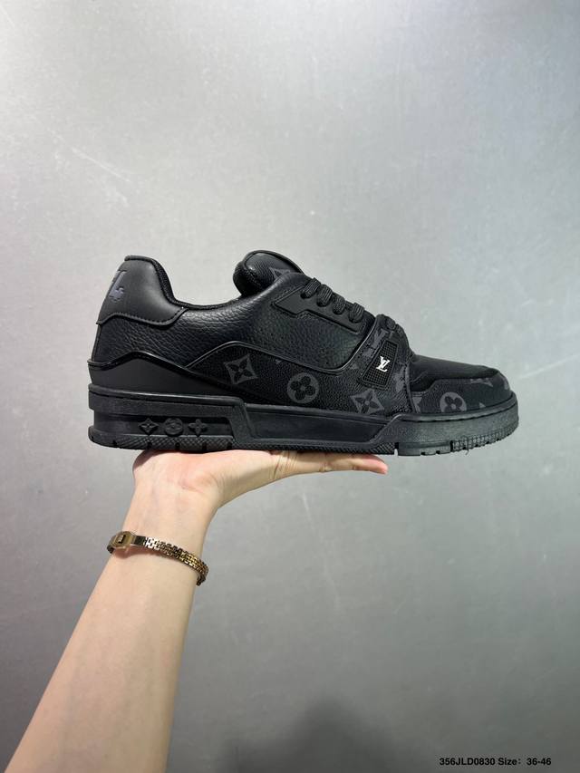 公司级路易威登 Louis Vuitton Lv路易威登板鞋 新款 Lv Trainer最新配色运动鞋 L家 篮球鞋风格运动鞋 该鞋由艺术总监 Virgil A