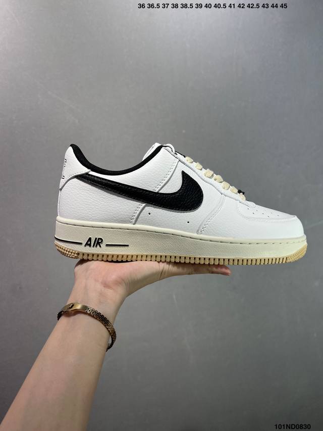 真标耐克Nike Air Force 7空军一号低帮百搭休闲运动板鞋。柔软、弹性十足的缓震性能和出色的中底设计，横跨复古与现代的外型结合，造就出风靡全球三十多年
