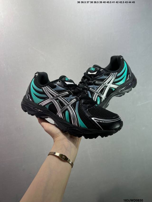 公司级Asics Gel-Sekiran 时尚舒适复古休闲运动跑步鞋 原档数据开发，透气Mono纱鞋面，高效散热保持干爽，立体包裹贴合足型。Gel缓震胶+Ffb