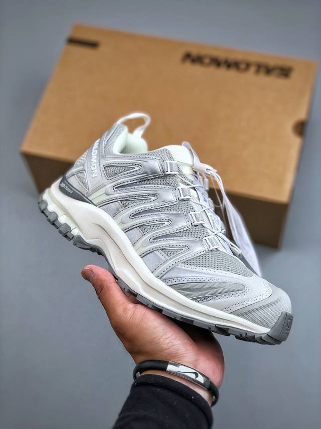 Salomon Xa Pro 3D Suede 萨洛蒙户外越野跑鞋 鞋面采用Sensifit贴合技术 全方位贴合包裹脚型 鞋跟部鞋底牵引设计 提供强大的抓地性能