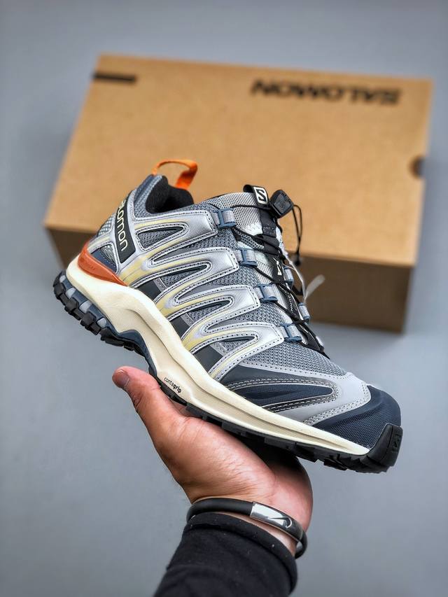 Salomon Xa Pro 3D Suede 萨洛蒙户外越野跑鞋 鞋面采用Sensifit贴合技术 全方位贴合包裹脚型 鞋跟部鞋底牵引设计 提供强大的抓地性能