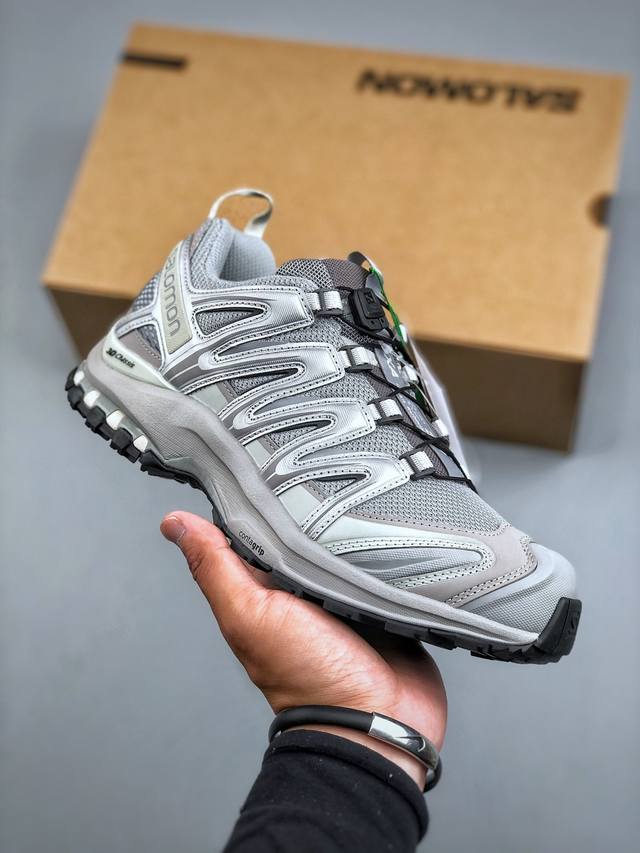 Salomon Xa Pro 3D Suede 萨洛蒙户外越野跑鞋 鞋面采用Sensifit贴合技术 全方位贴合包裹脚型 鞋跟部鞋底牵引设计 提供强大的抓地性能