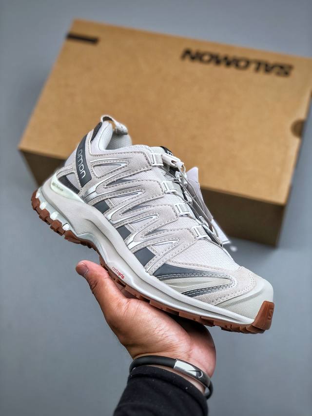 Salomon Xa Pro 3D Suede 萨洛蒙户外越野跑鞋 鞋面采用Sensifit贴合技术 全方位贴合包裹脚型 鞋跟部鞋底牵引设计 提供强大的抓地性能