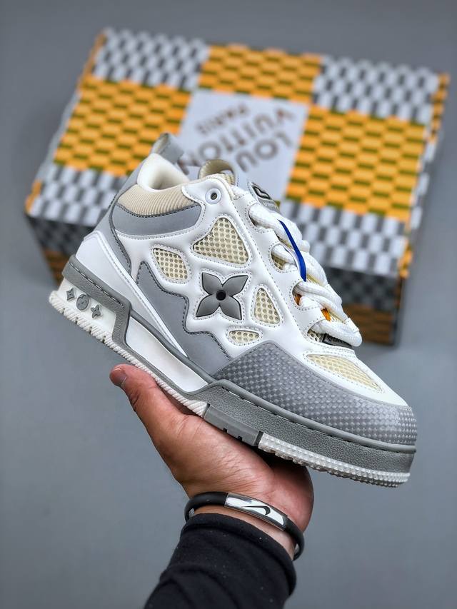 Lv Sneake Sneaker Lv路易威登 正确一致Tpr光泽组合鞋底 耐弯折滴塑支持片 原版购入历时近两个月开发打造 原版完美楦型 鞋面独家订制压纹粒面