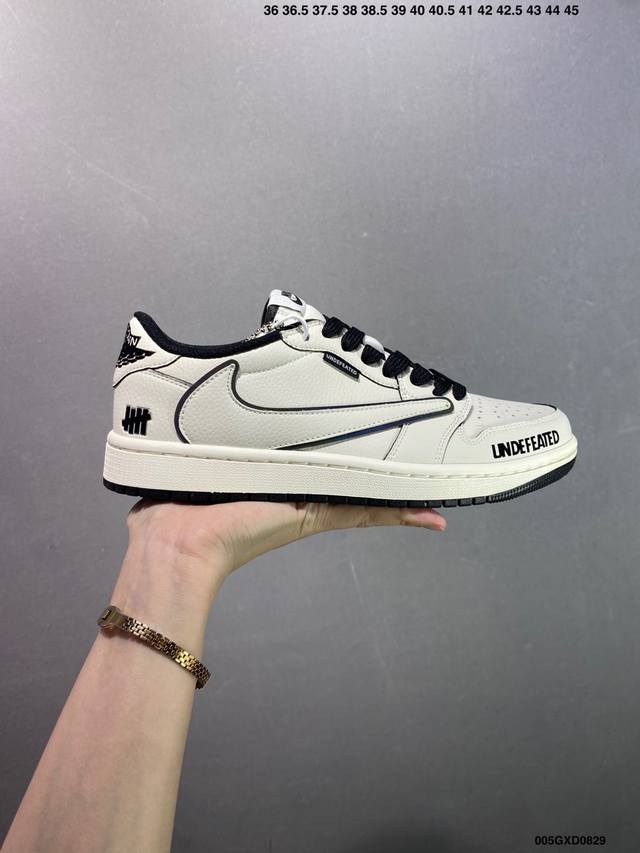 公司级Air Jordan 1 Low Og 高端定制 大厂纯原工艺 原楦原纸板 原厂头层皮料 铸造最完美鞋型 一眼区别任何市售土肥圆版本 中底 背胶 皮料 清