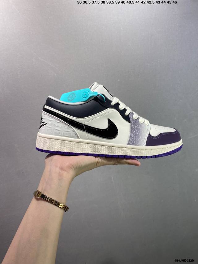 公司级Nike Air Jordan 1 Low Aj1乔1低帮休闲板鞋 同步官方配色 原档冲孔鞋头 四线拉帮 鞋舌高弹海绵填充 官方货号:553558 113
