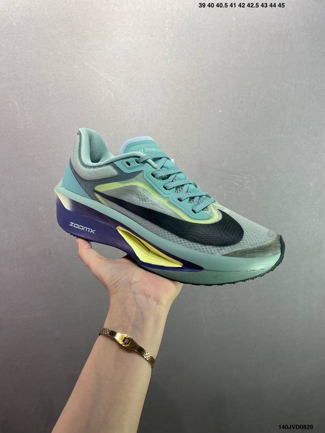 公司级Nike耐克 Zoom Fly 6 马拉松运动缓震跑步鞋！ 保留经典马拉松鞋款造型双层材质鞋面飞线编织 网纱附面 兼顾包裹感以及透气性带来最佳的专业级跑鞋