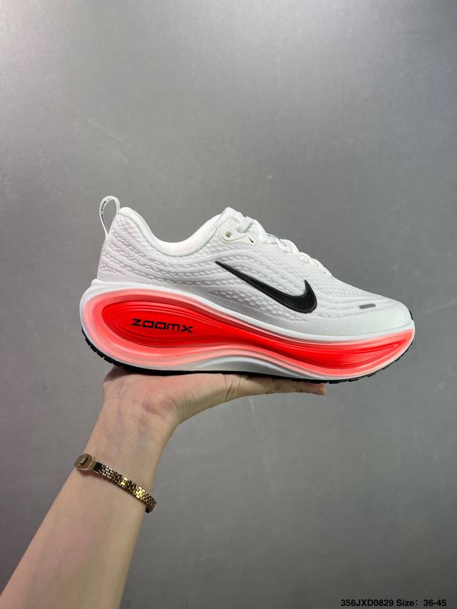 公司级Nike Vomero Plus 耐克 舒适减震防滑 低帮跑步鞋 全掌Reactx泡绵中底 前掌和后跟还配备了Air Zoom气垫单元 据说跑起来更快更舒