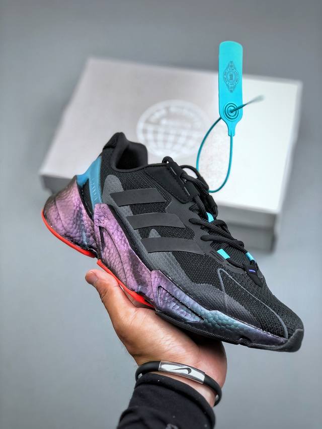 阿迪达斯Adidas X9000L4 Boost爆米花高弹复古休闲运动百搭跑鞋。整体造型极具速度感，与 Adidas Zx 系列相似的硬挺廓形。鞋面以织面材质，