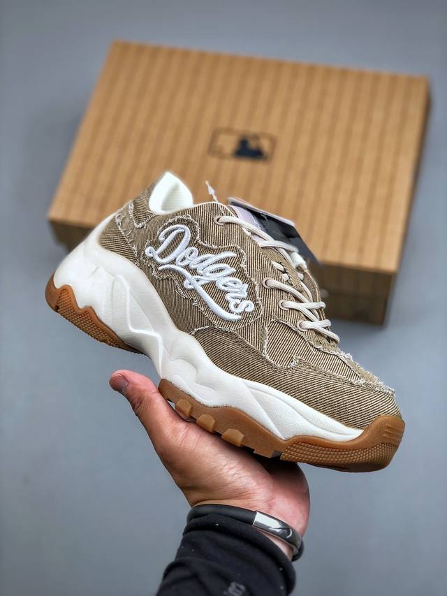 Z Ny美国榄球洋基队限定 X Mlb Big Ball Chunky Mesh 厚底老爹系列低帮魔术贴轻量休闲运动慢跑鞋 货号：3Ashvt25N G 尺码：
