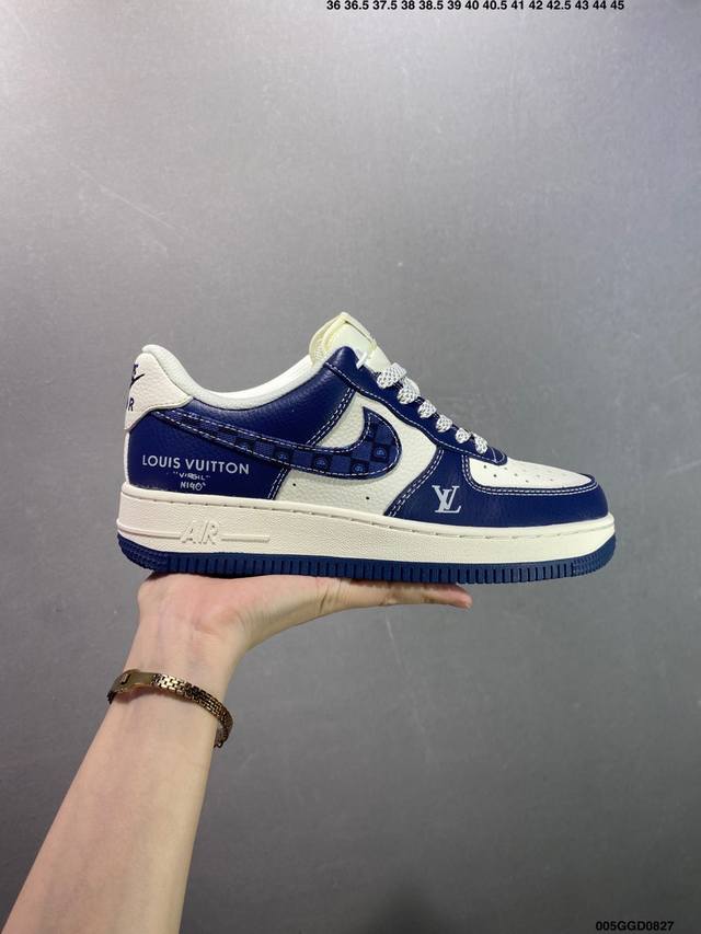 公司级Nike Air Force 1 ‘07 Low 此款主张打破传统的工业化流水线设计限制，以Made By Ideas的超级创意为理念，集结众多潮流设计师