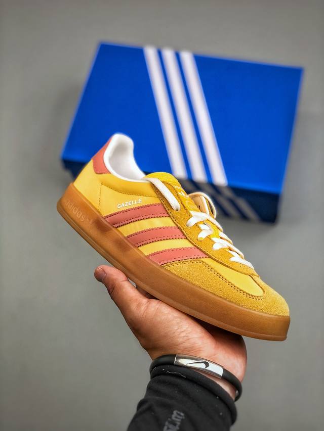 开学季特价 原300 Adidas Originals Gazelle Indoor 复古单品自1960年代发售以来，“Gazelle”系列凭借其古典复古魅力，