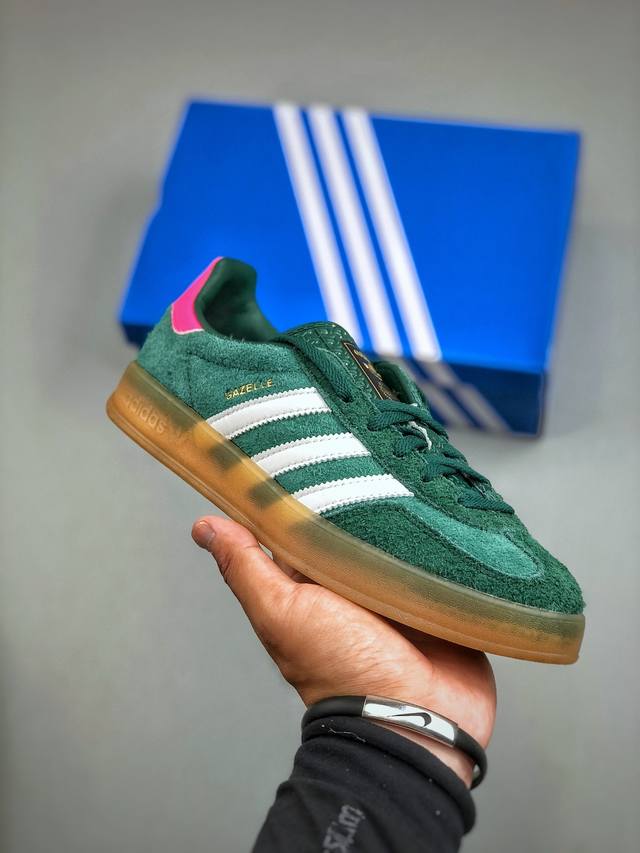开学季特价 原300 Adidas Originals Gazelle Indoor 复古单品自1960年代发售以来，“Gazelle”系列凭借其古典复古魅力，