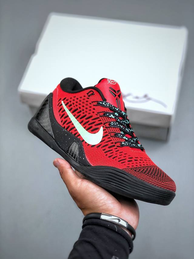 Nk Kobe 9 Elite Protro 科比九代精英款低帮实战篮球鞋 设计灵感中与以往几代的耐克 Zoom Kobe 系列一样，加入了签名，密码，碳板这些
