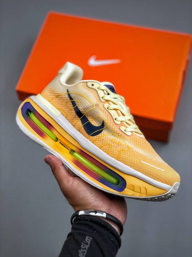 Nike Air Zoom Pegasus Premium 耐克 飞马 舒适减震防滑 低帮跑步鞋全掌Reactx泡绵中底 前掌和后跟还配备了Air Zoom气垫