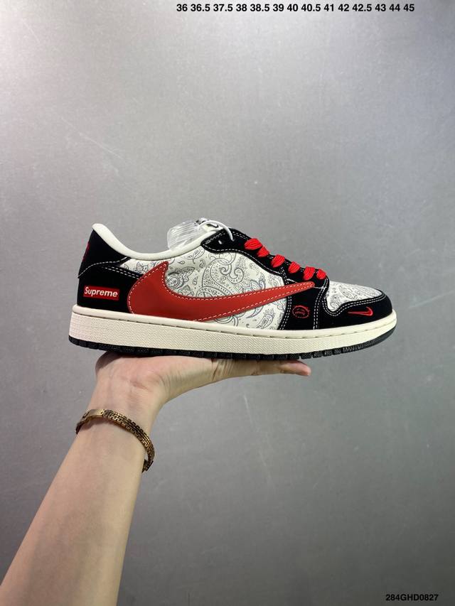 公司级Fragment X Travis Scott X Dior Air Jordan 1 Low 三方联名倒钩 全新的三方联名低帮倒钩鞋面延续了黑脚趾设计，