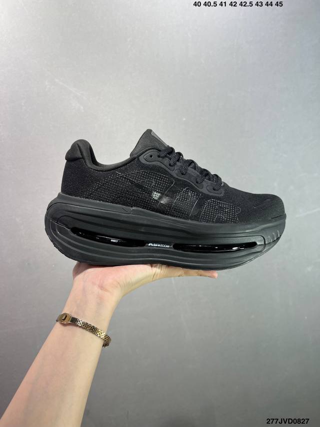 公司级Nike Vomero Premium 耐克 舒适减震防滑 低帮跑步鞋 全掌Reactx泡绵中底 前掌和后跟还配备了Air Zoom气垫单元 据说跑起来更