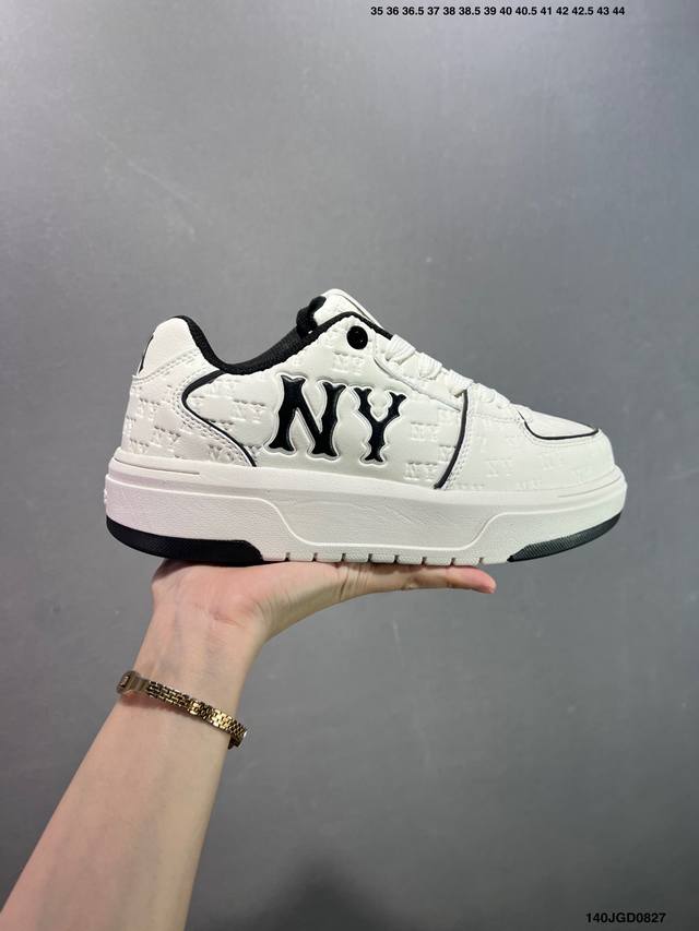 Mlb Chunky Classic Embo Monogram 人气单品 学长鞋系列低帮老爹风轻量增高厚底百搭休闲运动慢跑鞋高级街头休閒品牌Mlb公开了新推出