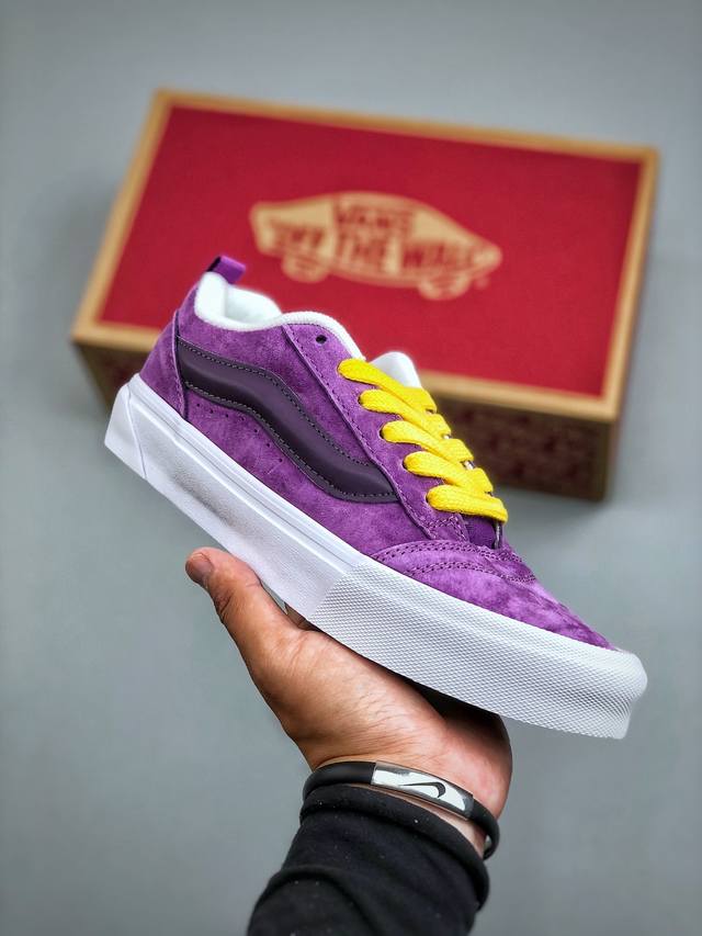 Vans Knu Skool 百搭休闲防滑减震低帮 板鞋男女同款Vans 面包V 货号：Vn000Crpcif 尺码：35-45 半