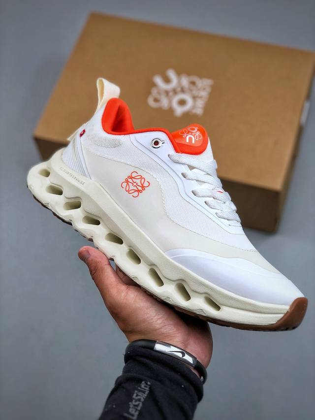 On昂跑 Cloudtilt 2.0 户外街头机能风跑步鞋 Cloud Hi Edge户外机能融合街头潮流越界开启全新都市探索 货号：3Me10691562 尺
