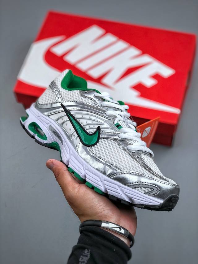 Nike Air Max Moto 2K 舒适百搭防滑耐磨 低帮跑步鞋 舒适有型适合日常穿着 该鞋款延续千禧年经典设计搭载泡绵中底厚实而轻盈 匠心细节巧搭立体耐