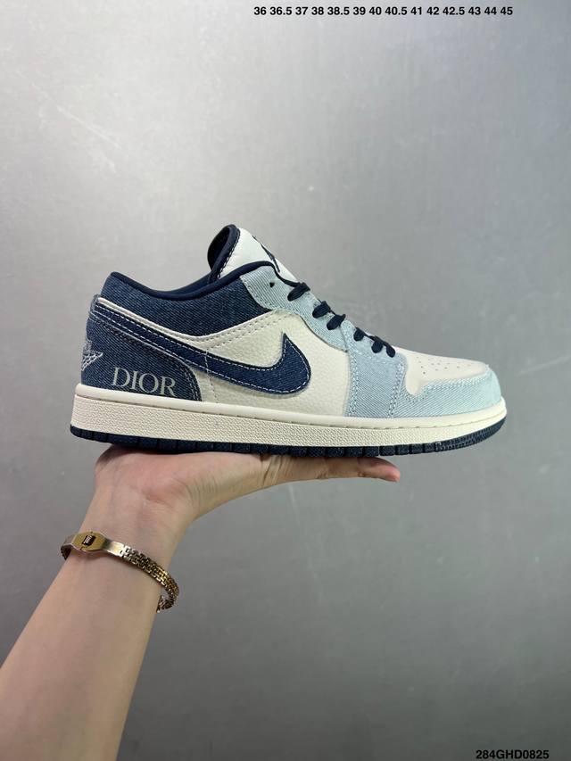 公司级Air Jordan 1 Low Og ”高端定制“ Dior白蓝涂鸦 大厂纯原工艺 原楦原纸板 原厂头层皮料 铸造最完美鞋型 一眼区别任何市售土肥圆版本