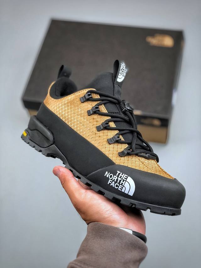 北面The North Face Glenclyffe 广东大厂品质 面料采用进口磨砂牛皮 鞋底采用Vibram黄金大底 专门为鞋底设计的橡胶以出色的耐磨性 良