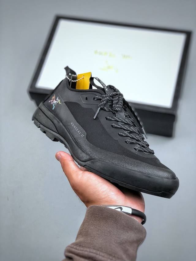 T Arcteryx Konseal Lt W 始祖鸟此款鞋采用近几年比较流行的版型设计，外观时尚大气，鞋底采用耐磨的材质，穿上它，让您在平时生活和工作中都会感