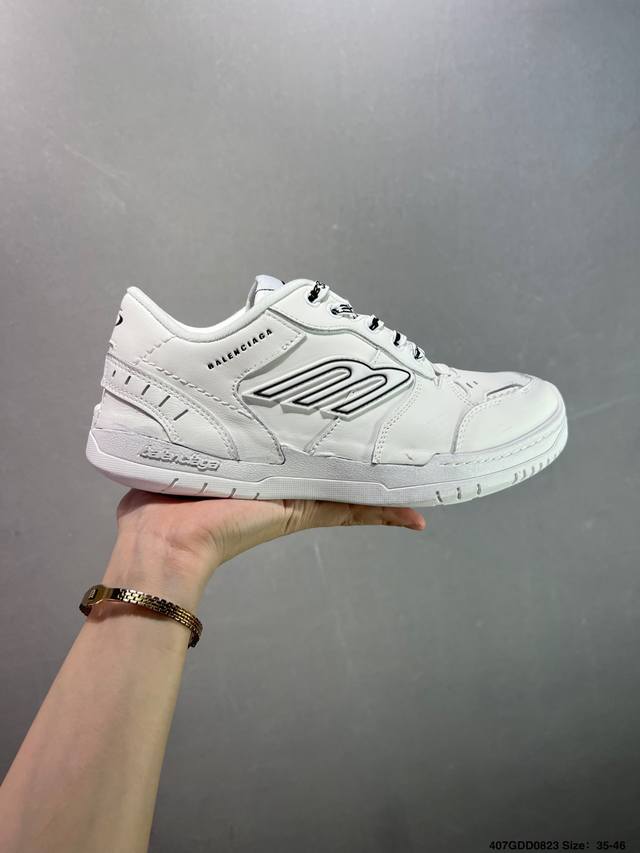 公司级Balenciaga 巴黎世家 Hamptons 手工做旧款 牛皮革 复古圆头系带低帮休闲鞋 官方原配套鞋盒 防尘纸配套齐全 货号：841765 Wcur