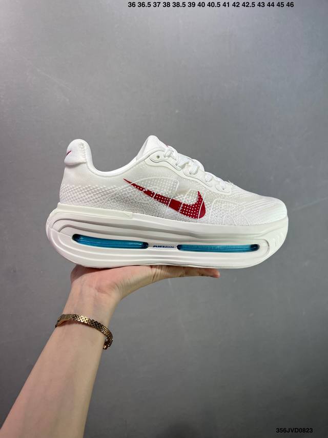 公司级Nike Vomero Premium 耐克 舒适减震防滑 低帮跑步鞋 全掌Reactx泡绵中底 前掌和后跟还配备了Air Zoom气垫单元 据说跑起来更