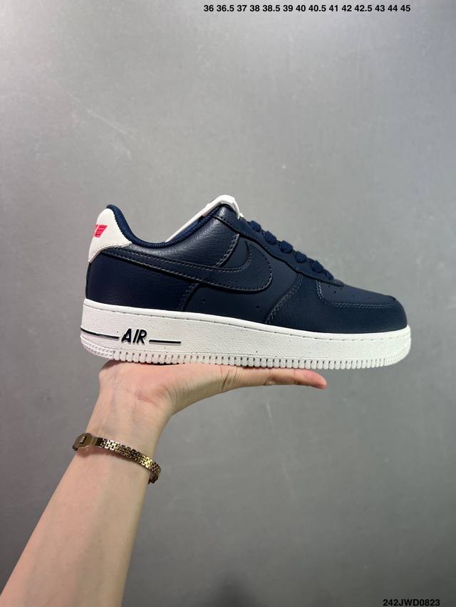 公司级Nk Air Force 1′07 Low 空军一号低帮百搭休闲运动板鞋 Ib8875-111 柔软、弹性十足的缓震性能和出色的中底设计 横跨复古与现代的