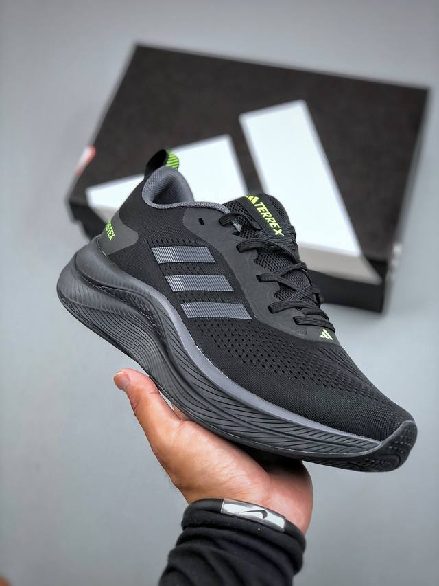 Adidas Terrex Gore-Tex 阿迪达斯 系带缓震轻质舒适百搭运动鞋 货号:D68974 尺码：36-45