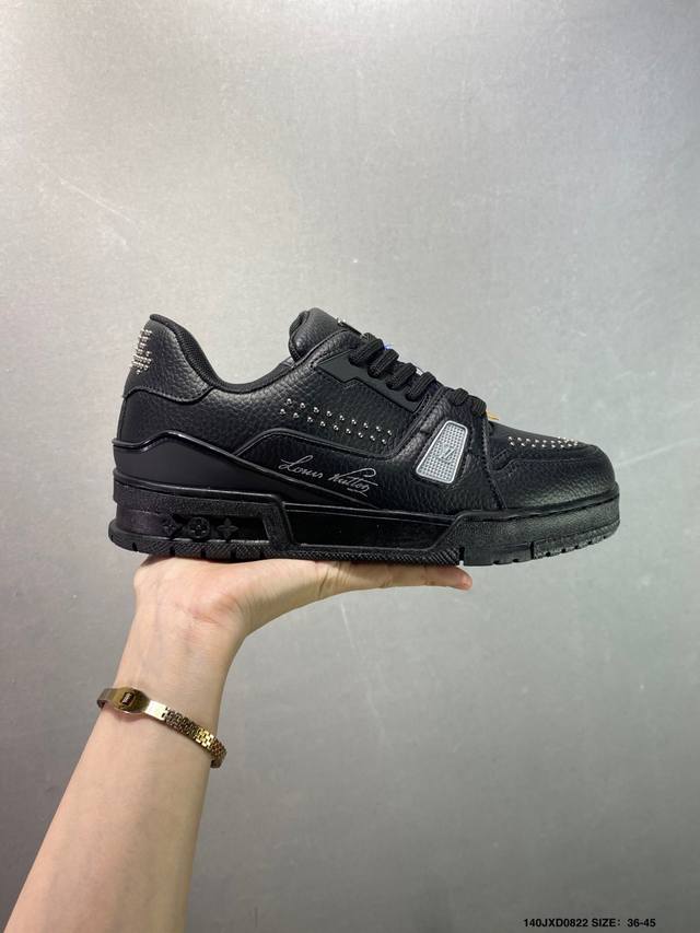 路易威登 Louis Vuitton Lv路易威登板鞋 新款 Lv Trainer最新配色运动鞋 L家 篮球鞋风格运动鞋 该鞋由艺术总监 Virgil Ablo