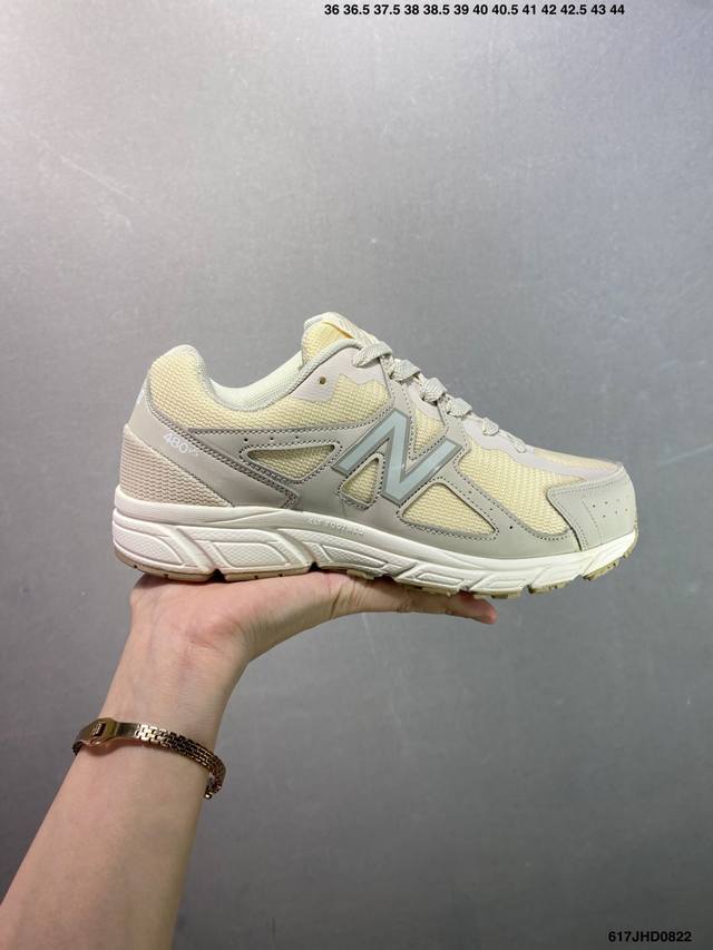 公司级New Balance Nb W480 奶油色 复古运动休闲跑步鞋 新品首发 原档案原鞋楦数据开发，T-Beam大底提供足弓的支持，配以缓震科技物料，脚感