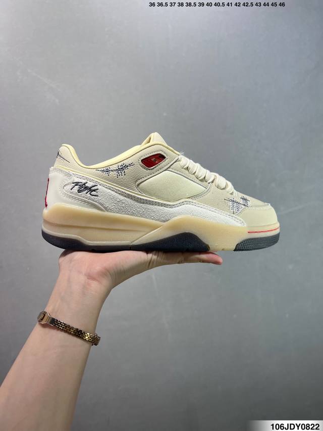 Air Jordan Flight Court 乔丹低帮复古篮球鞋 设计简约又不失复古韵味 鞋内的鞋垫柔软且有弹性 能够很好地缓冲落地时的冲击力 鞋面的材质贴合