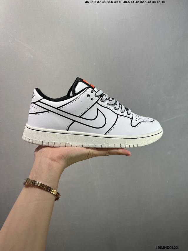 Nike Dunk Sb Low 全新配色 定制Dunk Sb顾名思义，具有经典的Dunk血缘，又注入了更多的时尚元素。相较于普通的Dunk滑板鞋，改良版的Du