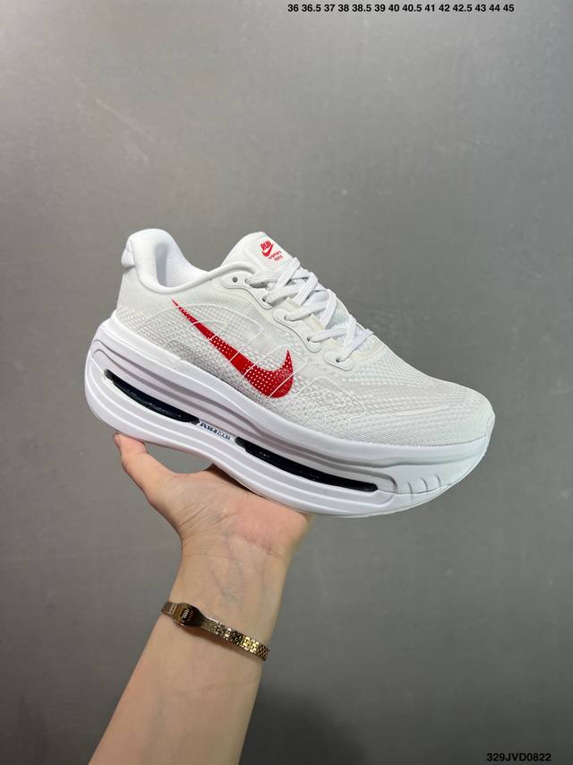 公司级Nike Vomero Premium 耐克 舒适减震防滑 低帮跑步鞋 全掌Reactx泡绵中底 前掌和后跟还配备了Air Zoom气垫单元 据说跑起来更