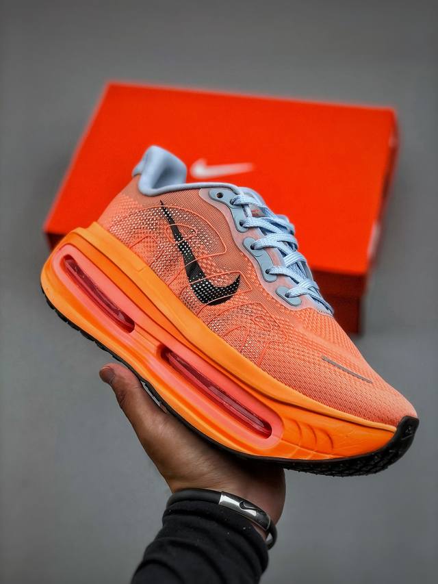 J版 Nike Zoom Premium 耐克 飞马 舒适减震防滑 低帮跑步鞋全掌Reactx泡绵中底 前掌和后跟还配备了Air Zoom气垫单元 据说跑起来更