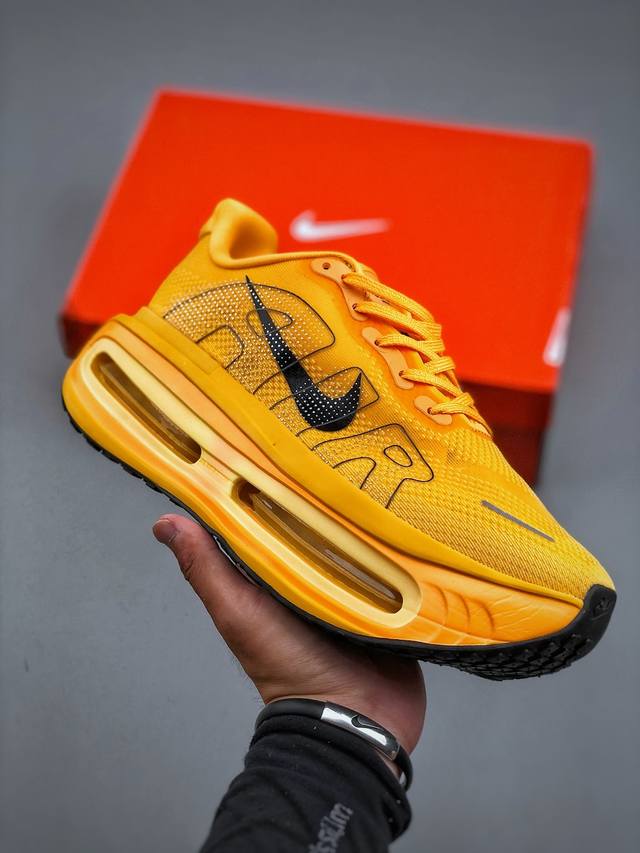 J版 Nike Zoom Premium 耐克 飞马 舒适减震防滑 低帮跑步鞋全掌Reactx泡绵中底 前掌和后跟还配备了Air Zoom气垫单元 据说跑起来更