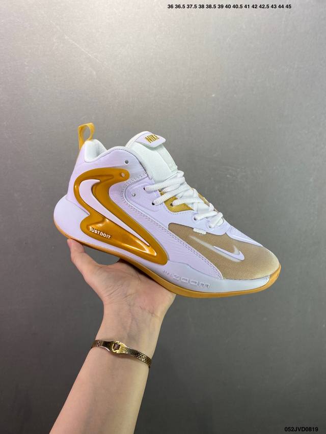 公司级Nike Zoom Hyperset 2 Se 篮球鞋 原鞋开发 全鞋底React科技缓震及能量反馈 上脚舒适回弹 绑带系统和后跟填充 使 Hyerset