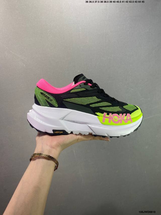 公司级Hoka One One Mafate X 舒适百搭防滑耐磨 低帮跑步鞋 这款鞋在延续 Mafate 系列舒适性和缓震性能的基础上，进一步提升了缓震表现，