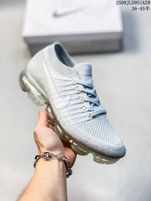独家实拍Nk Vapormax Flyknit 耐克 飞织透气休闲全掌大气垫跑鞋 849558-100 #鞋款鞋面依然采用Flyknit材质提供出色的舒适度和透