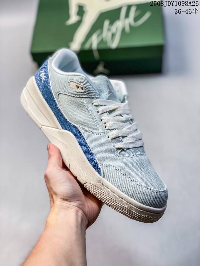耐克 Nike Air Jordan 4 Retro Og 中帮 迈克尔 乔丹Aj4代乔4 复古休闲运动文化篮球鞋。秉承轻量化的速度型篮球鞋设计思想完成设计，降