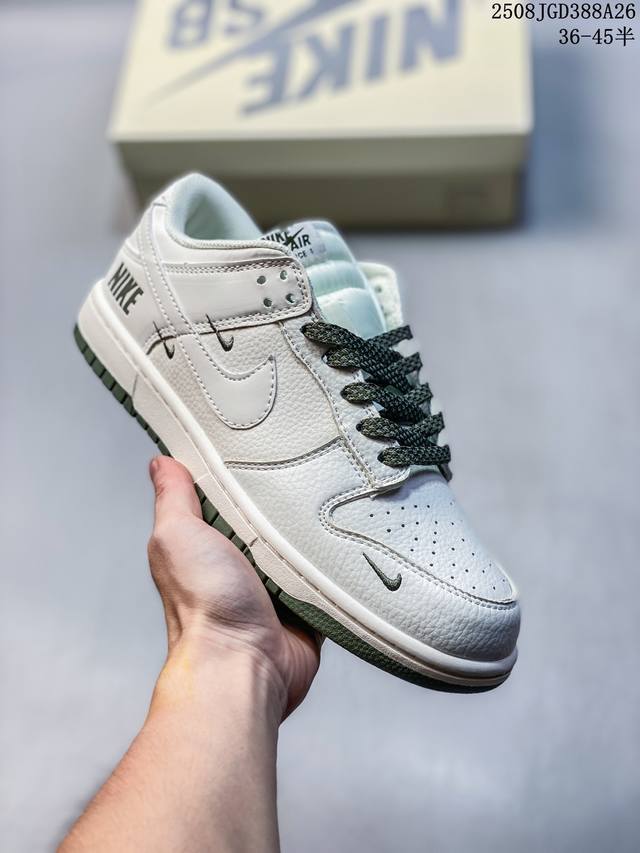 耐克 Nike Sb Dunk Low Pro 男女款运动鞋复古板鞋。采用柔软皮革鞋面，经久耐穿，塑就如元年款 Dunk 般的复古质感。鞋头透气孔，搭配鞋口和鞋