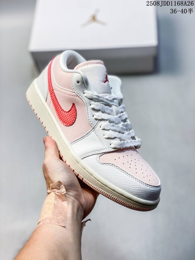 公司级Air Jordan 1 Low Aj1乔1低帮休闲板鞋 同步官方配色 官方货号:Ib8156-133 尺码:36 36.5 37.5 38 38.5 3