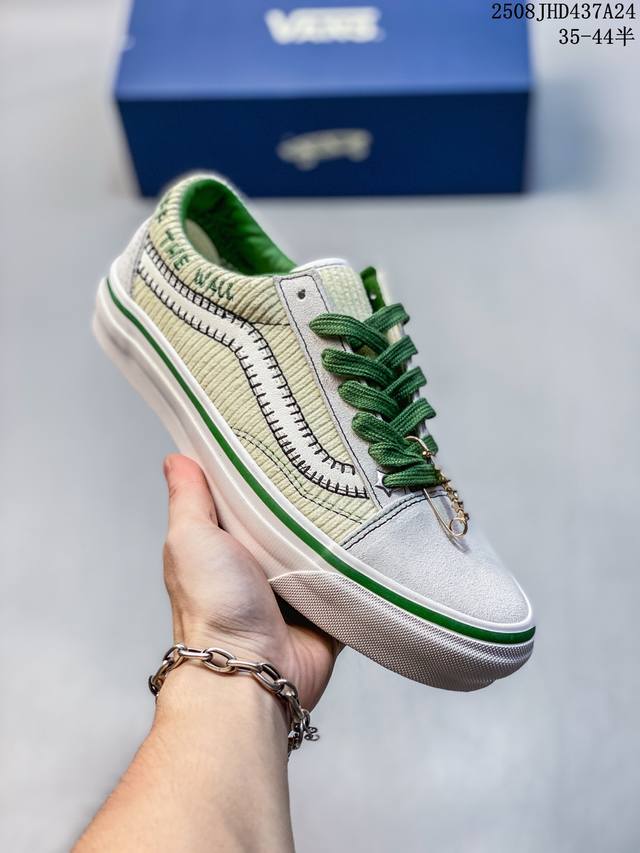新款发售 Vans Premium Old Skool 高阶系列 ， 范斯官方新款 水晶底重回复古街头巅峰 鞋面采用麂皮搭配帆布材质打造 质感拉满 从鞋型和贴合