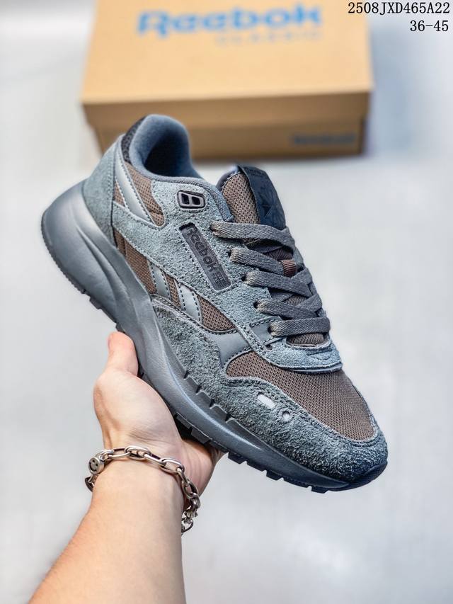 新品 Reebok 锐步 Lx 2200 潮流 美式复古休闲轻便运动跑步鞋，Reebok Lx2200 是一款融合复古设计与现代科技的慢跑鞋，主打舒适性和时尚感